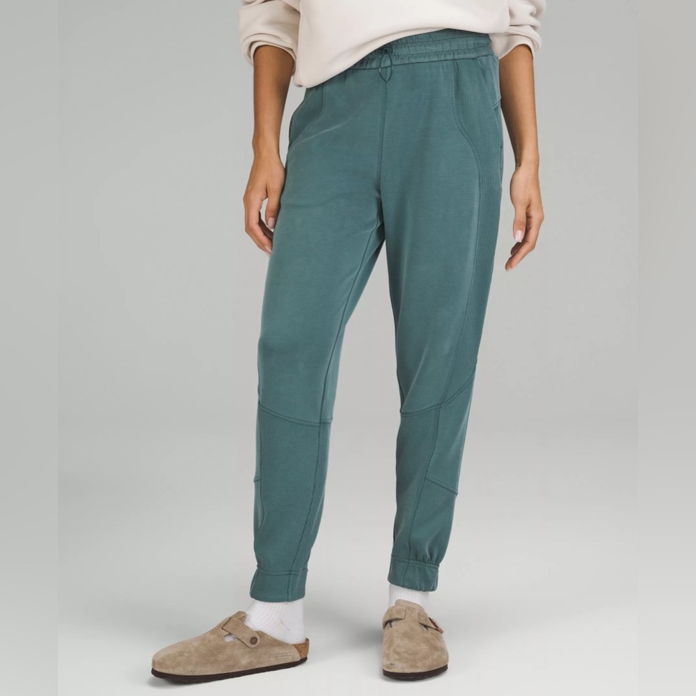 NWT Lululemon Brushed Softstreme Ribbed High-Rise Jogger